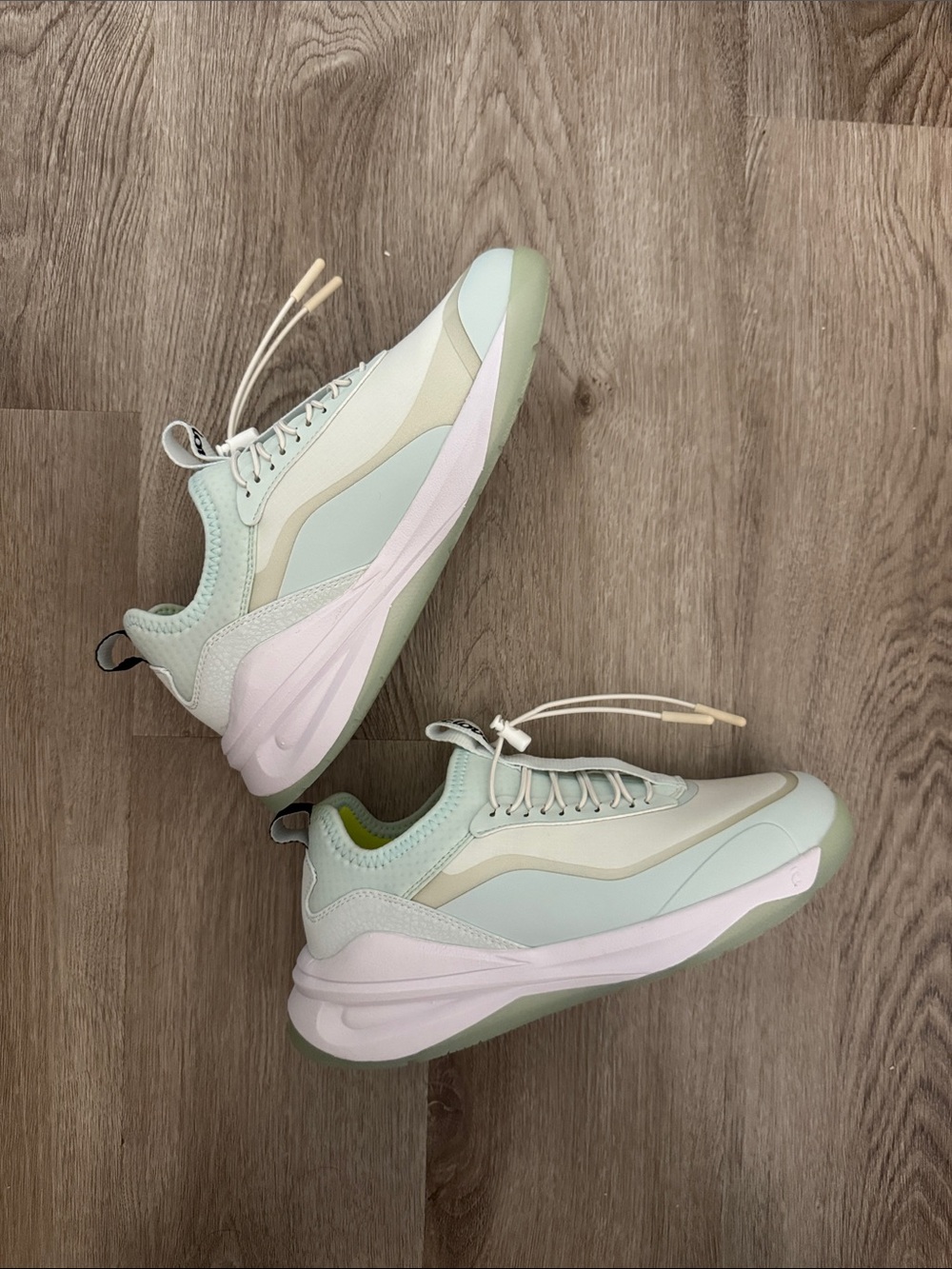 Clove Aeros Mint Green Women’s Sneakers Size 8